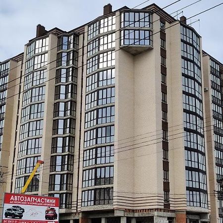 Luxury Apartments Atlant Lutsʼk Dış mekan fotoğraf