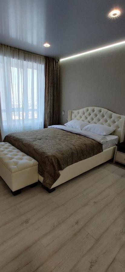 Luxury Apartments Atlant Lutsʼk Dış mekan fotoğraf