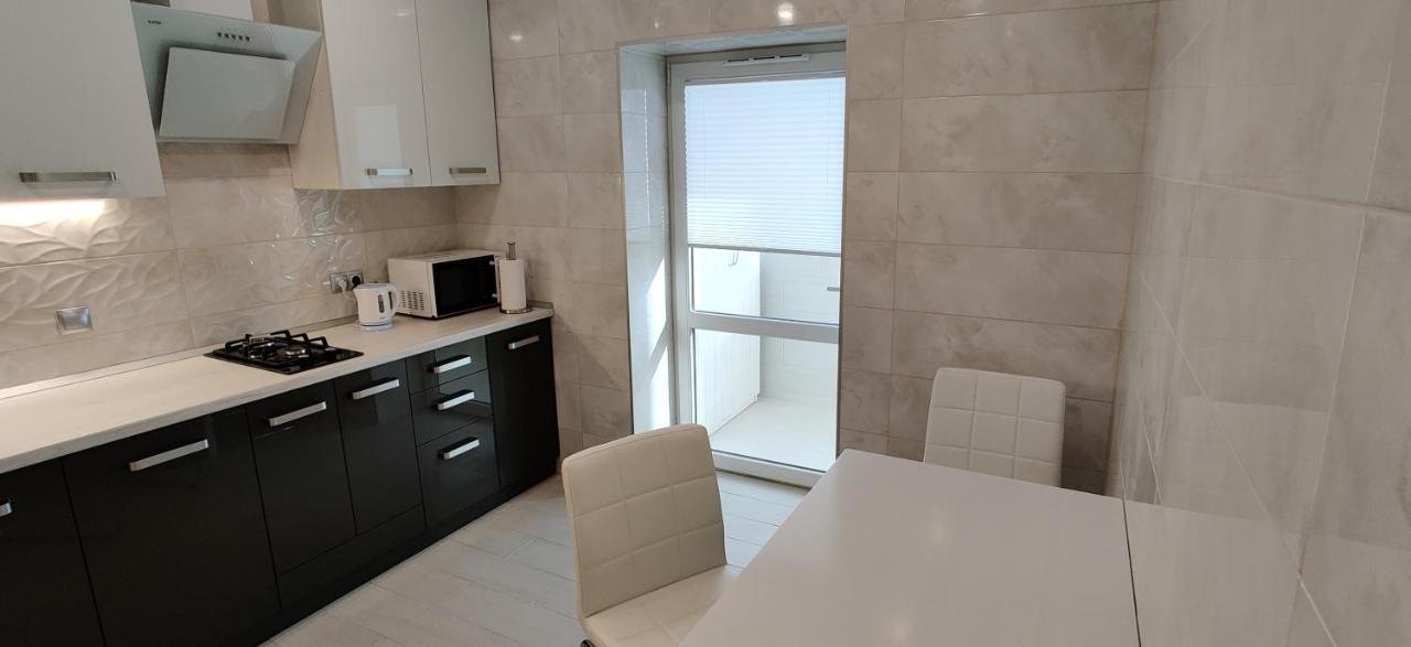 Luxury Apartments Atlant Lutsʼk Dış mekan fotoğraf