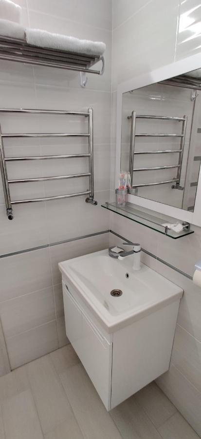 Luxury Apartments Atlant Lutsʼk Dış mekan fotoğraf