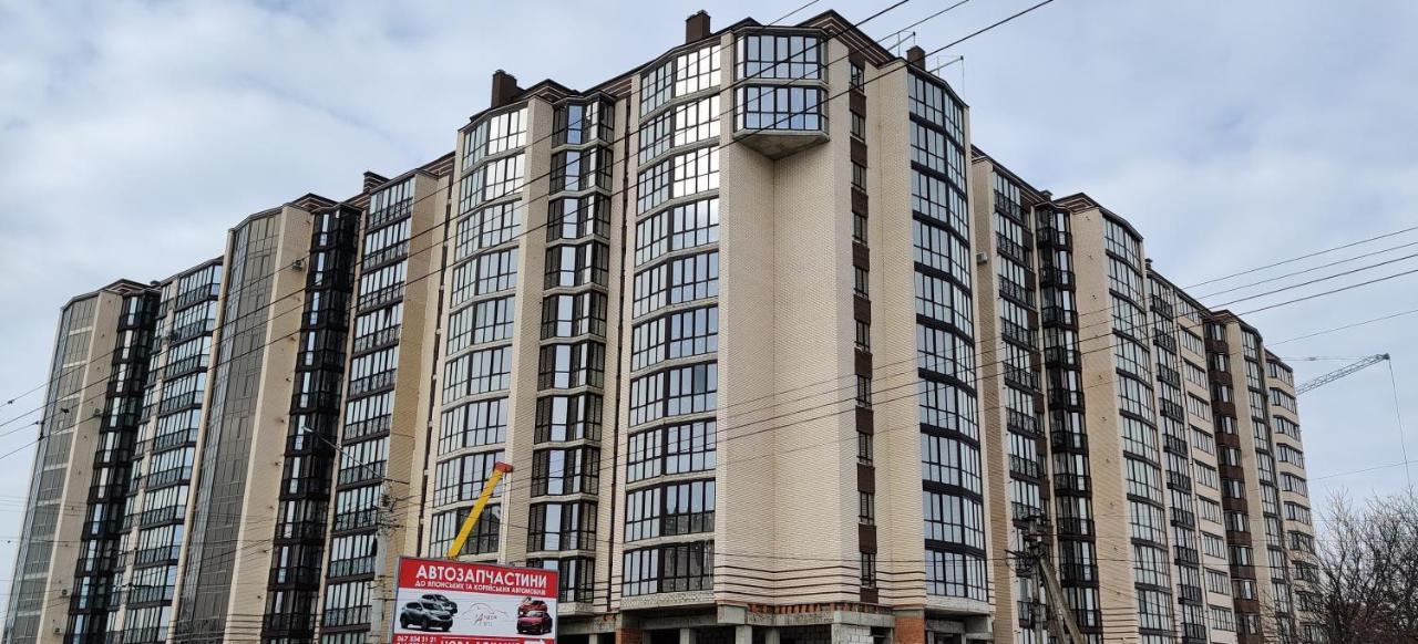 Luxury Apartments Atlant Lutsʼk Dış mekan fotoğraf