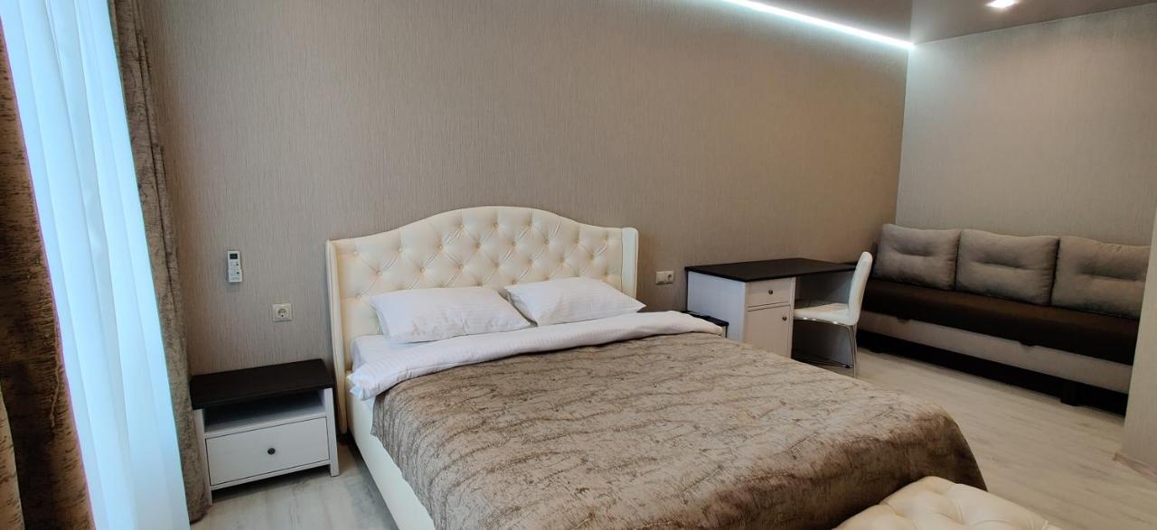 Luxury Apartments Atlant Lutsʼk Dış mekan fotoğraf